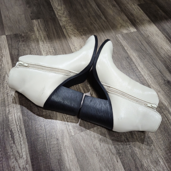 Qupid White Heeled Pointed Toe Booties - Picture 5 of 9